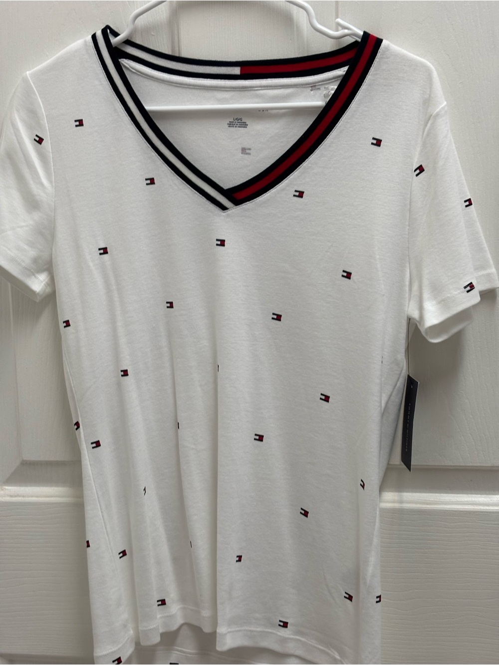Tommy Hilfiger White V‑Neck Tee with Red & Navy Logo Accents